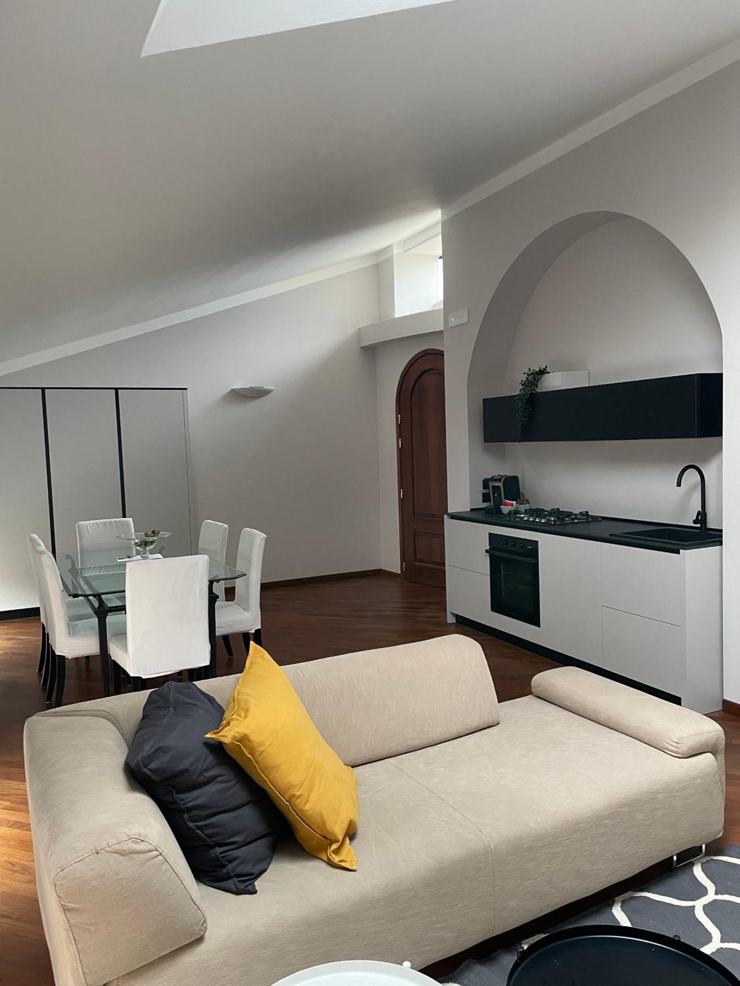 Civico 16 Apartment เคียราวาลเล ภายนอก รูปภาพ