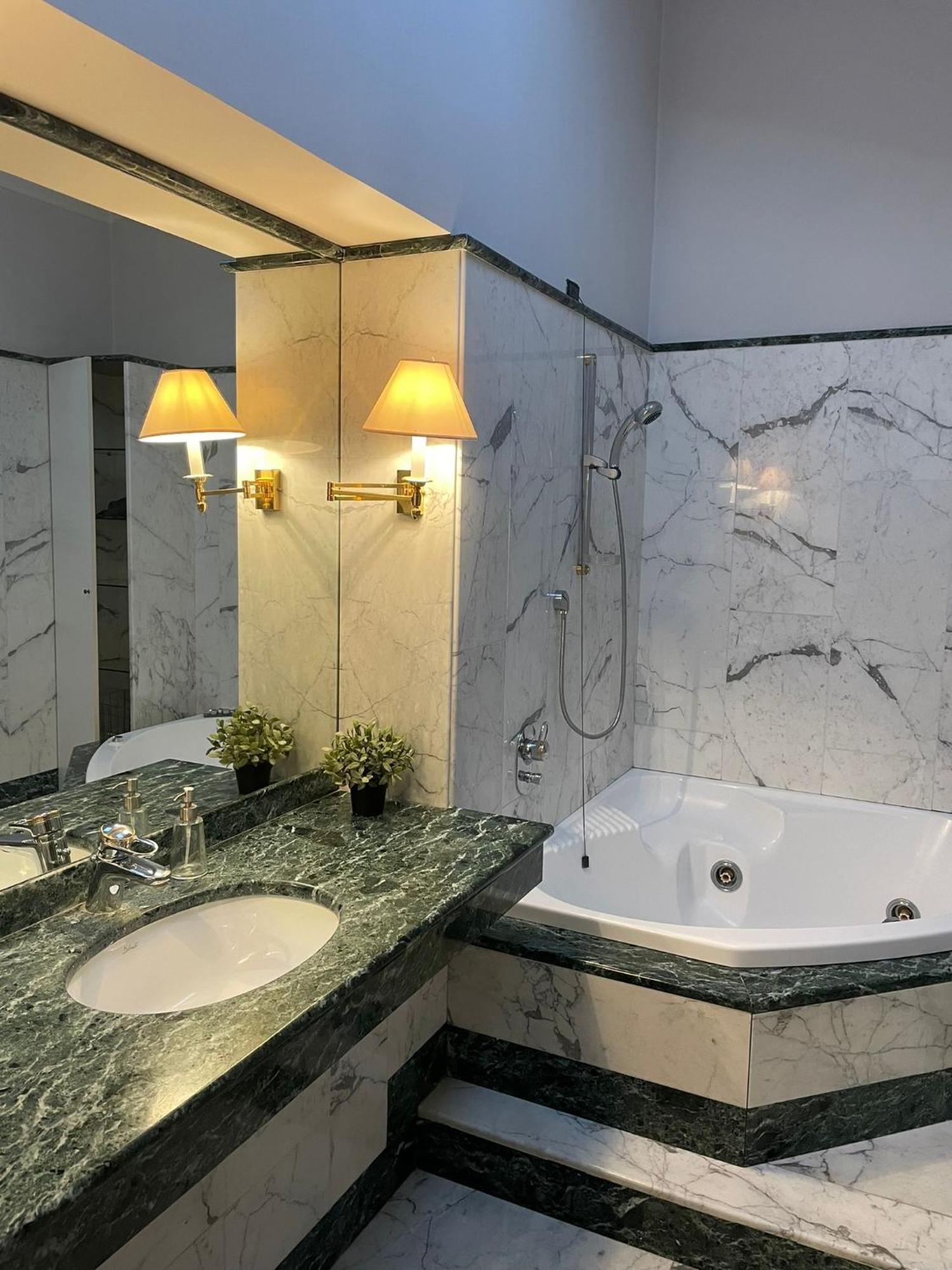 Civico 16 Apartment เคียราวาลเล ภายนอก รูปภาพ
